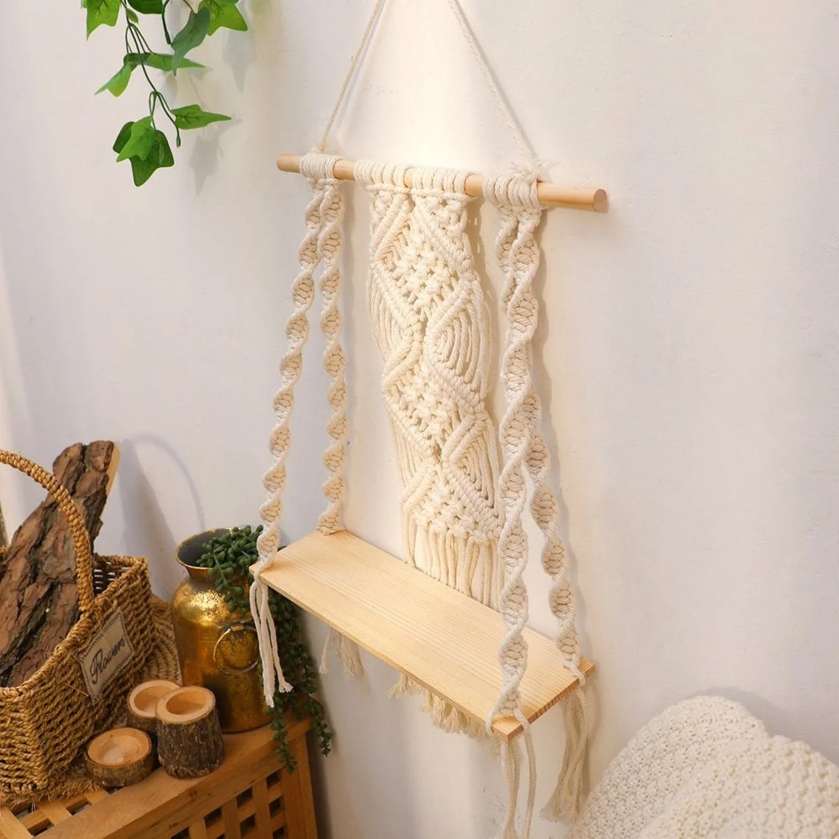 Boho Chic Macrame Wall Hanging Shelf,Woven Rope Plant Hanger for Bedroom & Bathroom Decor,Versatile Storage Solution Décorations macramé