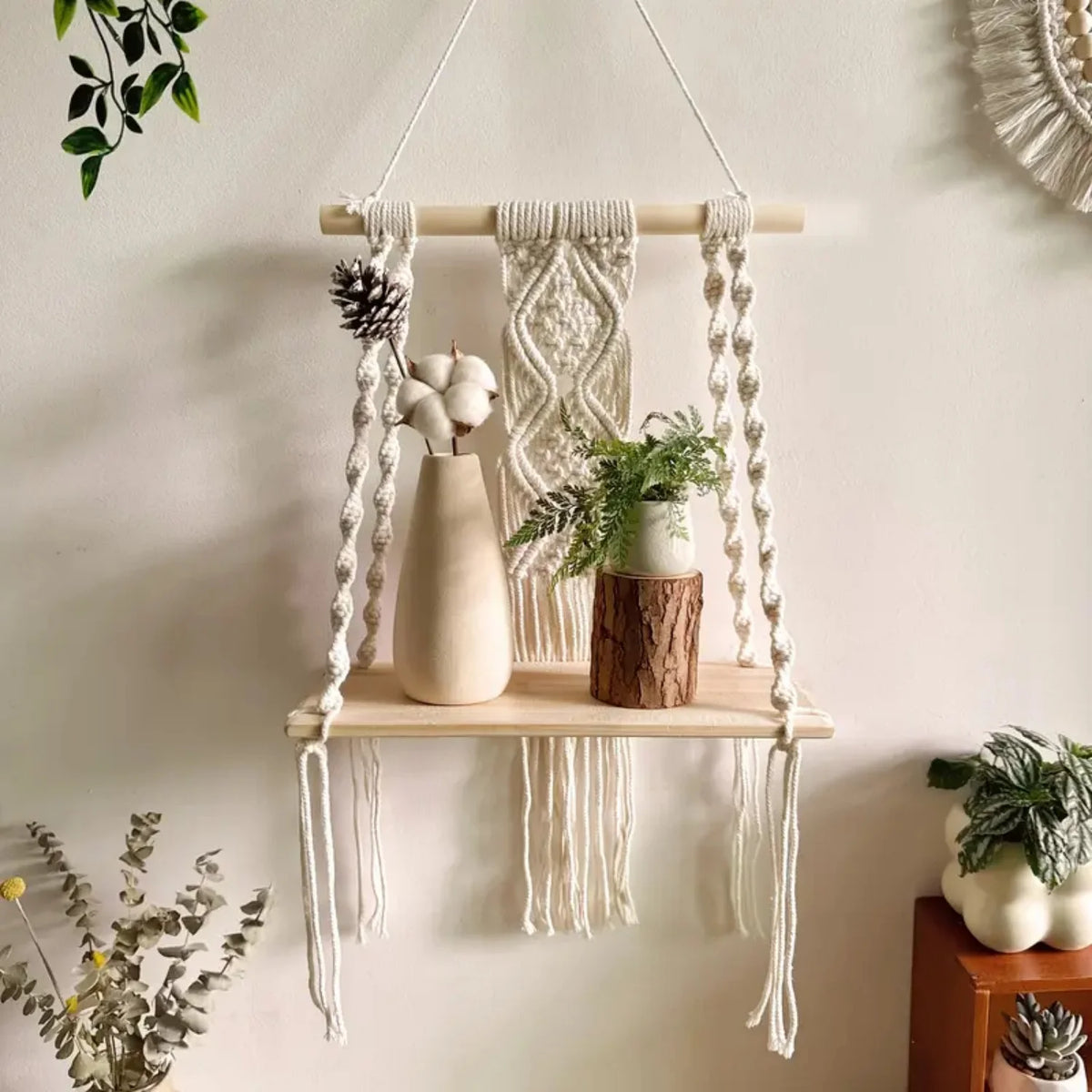 Boho Chic Macrame Wall Hanging Shelf,Woven Rope Plant Hanger for Bedroom & Bathroom Decor,Versatile Storage Solution Décorations macramé