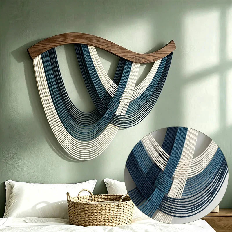 Décoration murale bohème macramé fils drapés barre courbée | Drapa Décorations macramé