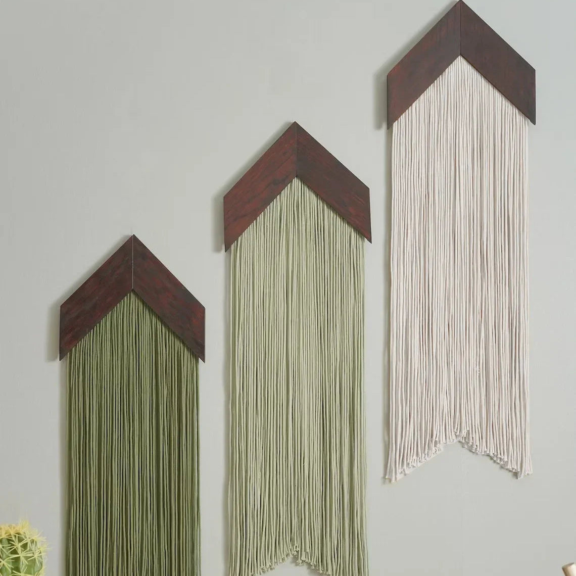 Macrame Wall Hanging Tapestry with Wooden Stick Hand-Woven Bohemia Tassel Curtain Tapestry Wedding Backgrou Boho Decor Décorations macramé