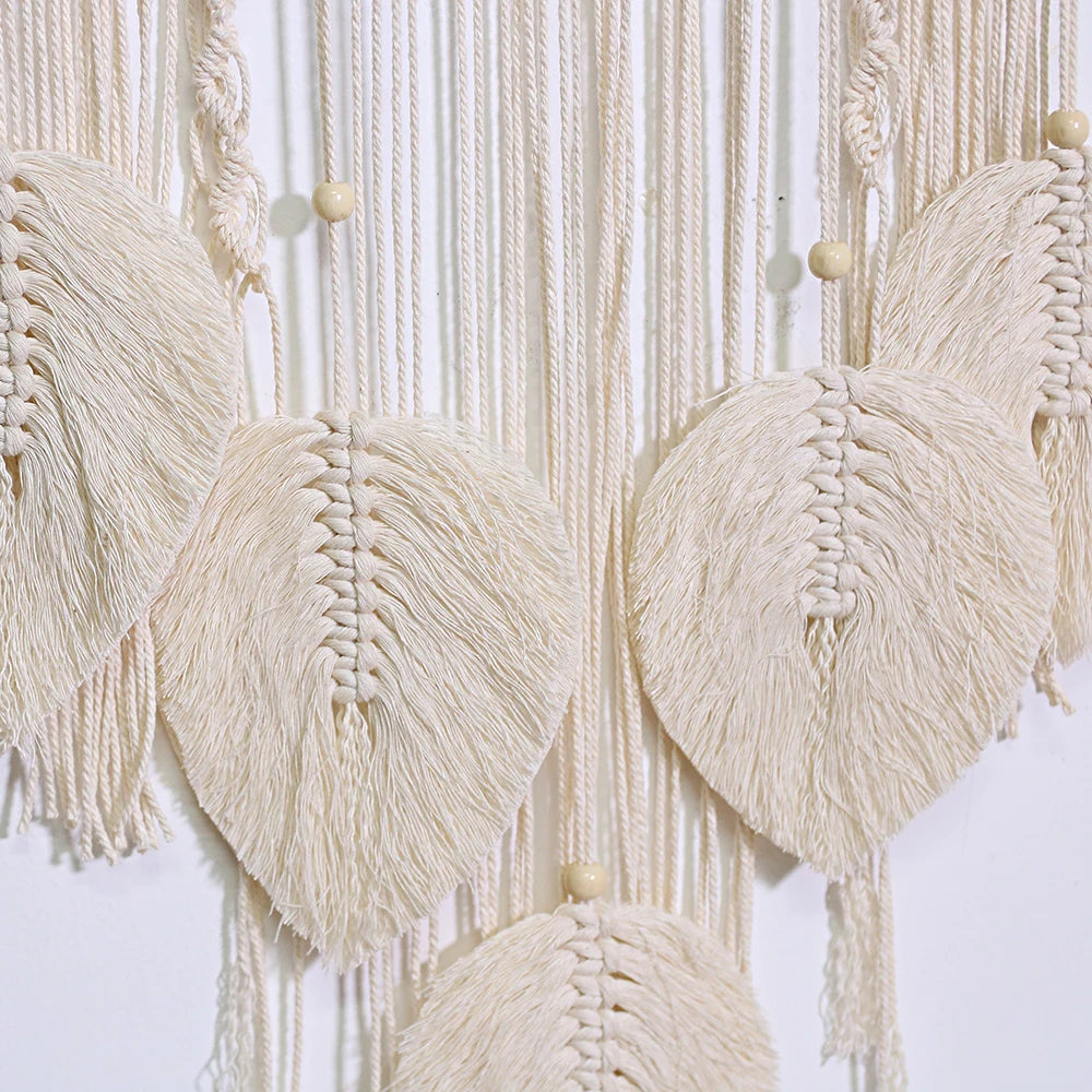 attrape rêve macramé - détail des feuilles nouées avec perles en bois