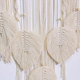 attrape rêve macramé - détail des feuilles nouées avec perles en bois