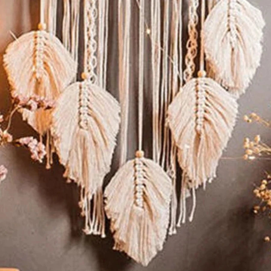 attrape rêve macramé - feuilles écrues franges effilochées et macramé tressé