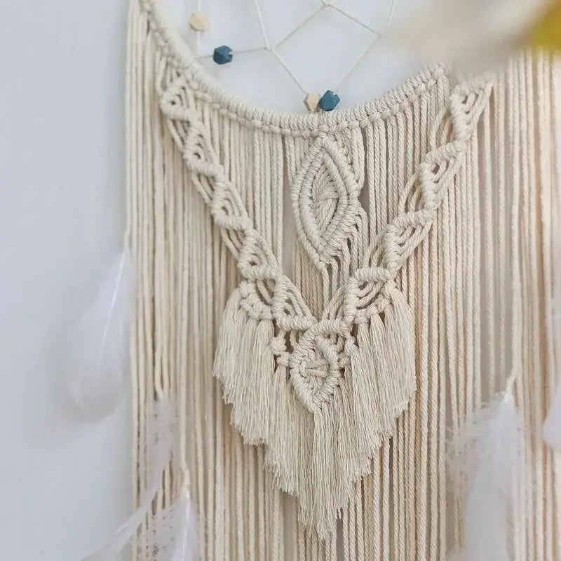 attrape rêve macramé - détail des noeuds en V et des franges