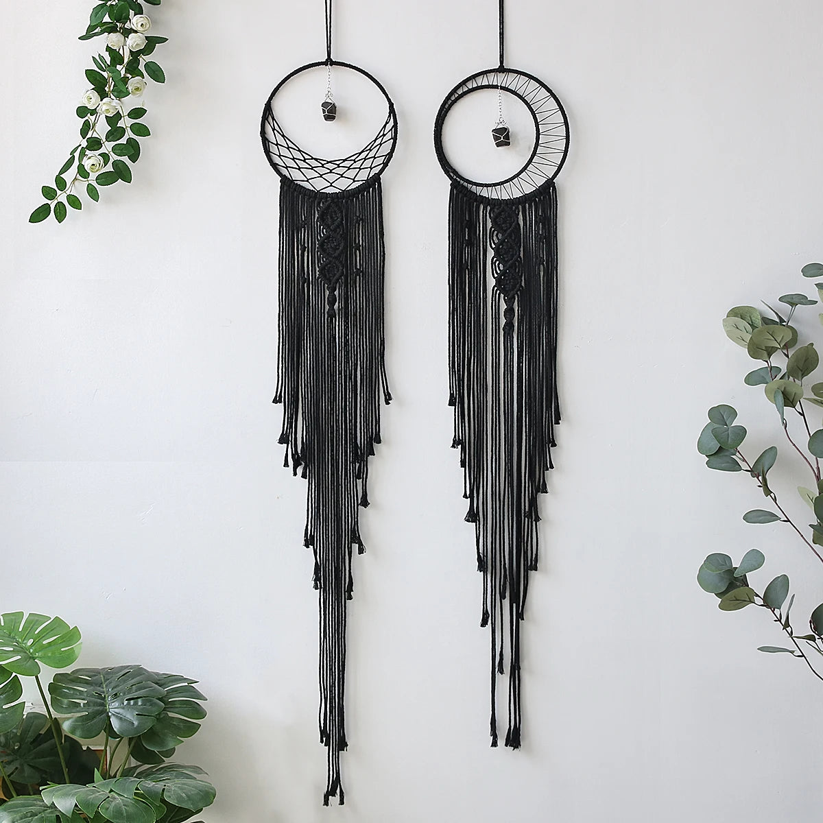 attrape rêve noir - duo d'attrape-rêves noirs, rond à filet et rond à rayons