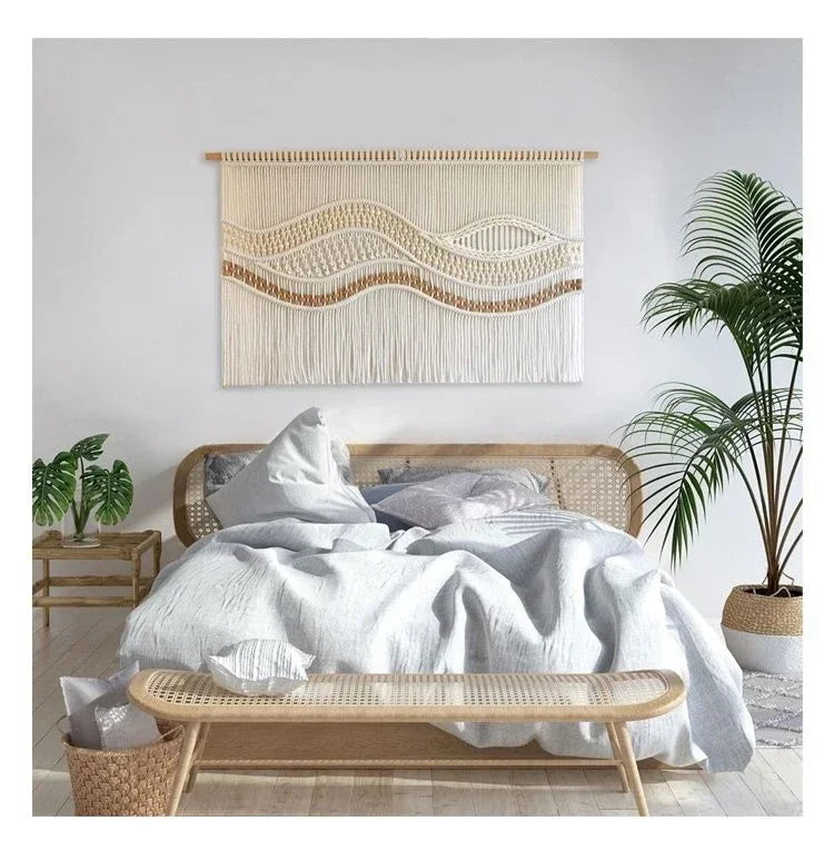 Décoration murale bohème macramé vagues — chambre bohème, lit rattan, palmier d'intérieur
