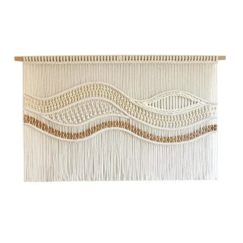 Décoration murale bohème macramé vagues — vue produit fond blanc, perles bois rondes et franges