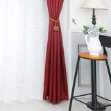 Embrasse rideau boule en corde de coton - embrasse à boule autour d'un rideau rouge, décor de salon