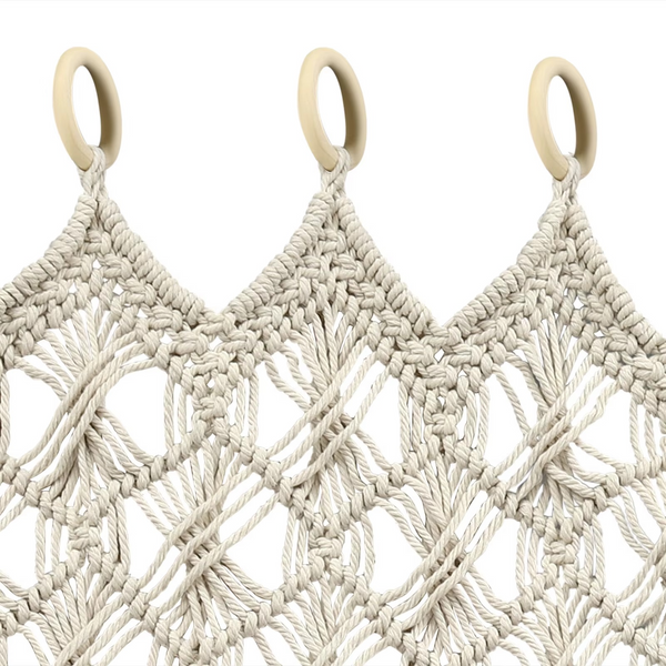 Détail anneaux bois et nœuds haut du rideau macramé Alora