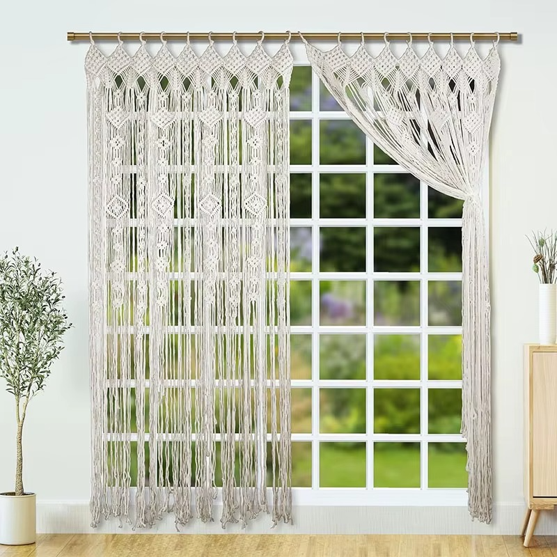 Gros plan franges rideau macramé Naïa — finitions coton naturel non teinté