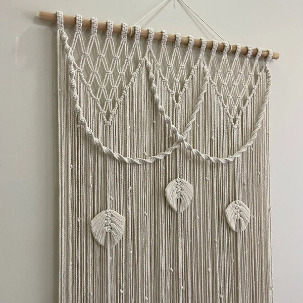 Rideau macramé plumes coton Zéphyr vue haut nœuds losanges tringle bois
