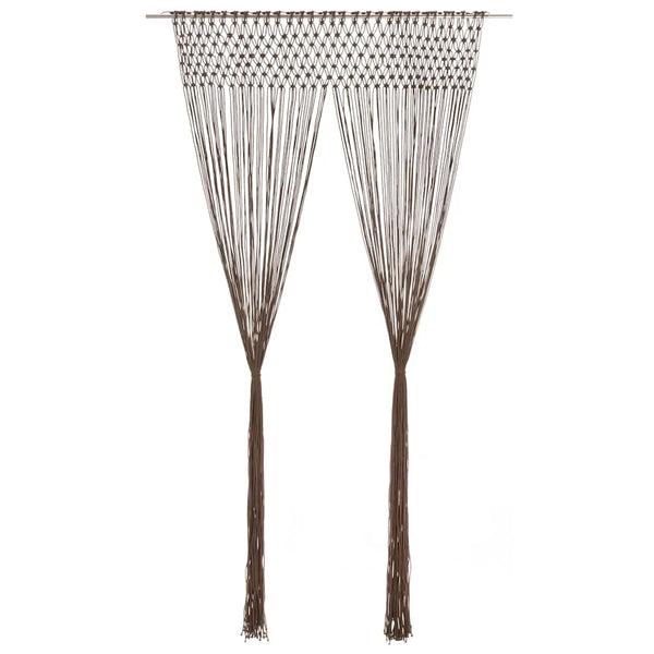 Rideau macramé taupe - présenté en deux pans relevés, sur fond blanc